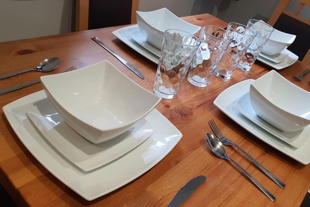 Contractors-City Centre-Parking-Sleeps 9 -Smart Tv, 2 Bathrooms! Coventry Buitenkant foto