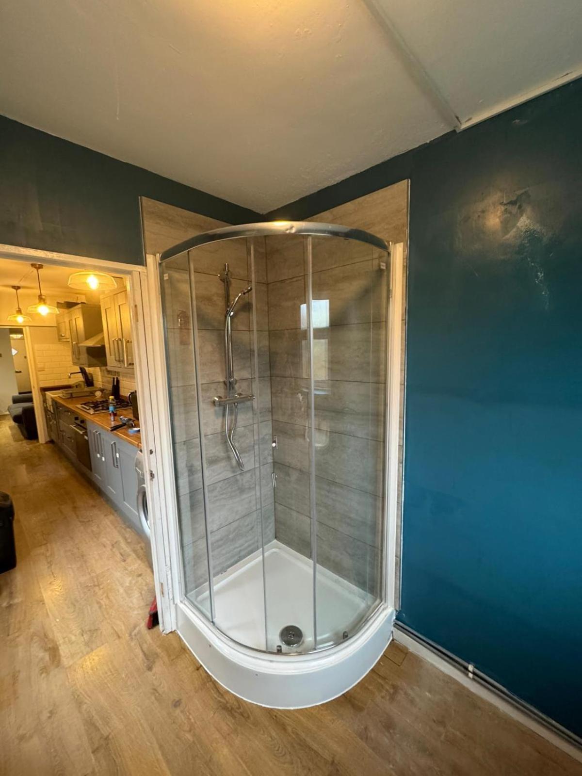Contractors-City Centre-Parking-Sleeps 9 -Smart Tv, 2 Bathrooms! Coventry Buitenkant foto